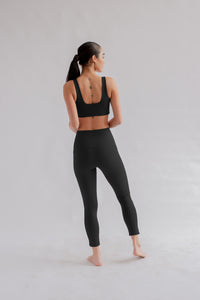 Compressive High-Rise Pocket Legging - Black